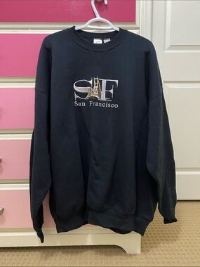 Vintage embroidered San Francisco black sweatshirt crewneck